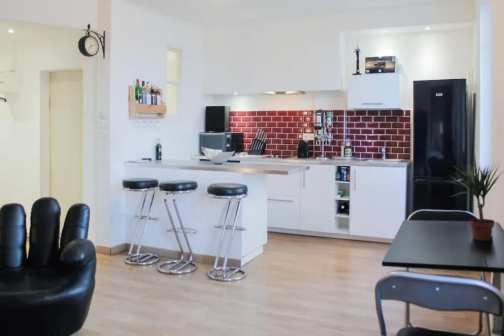 Fully Equipped Loft On The Old Port location